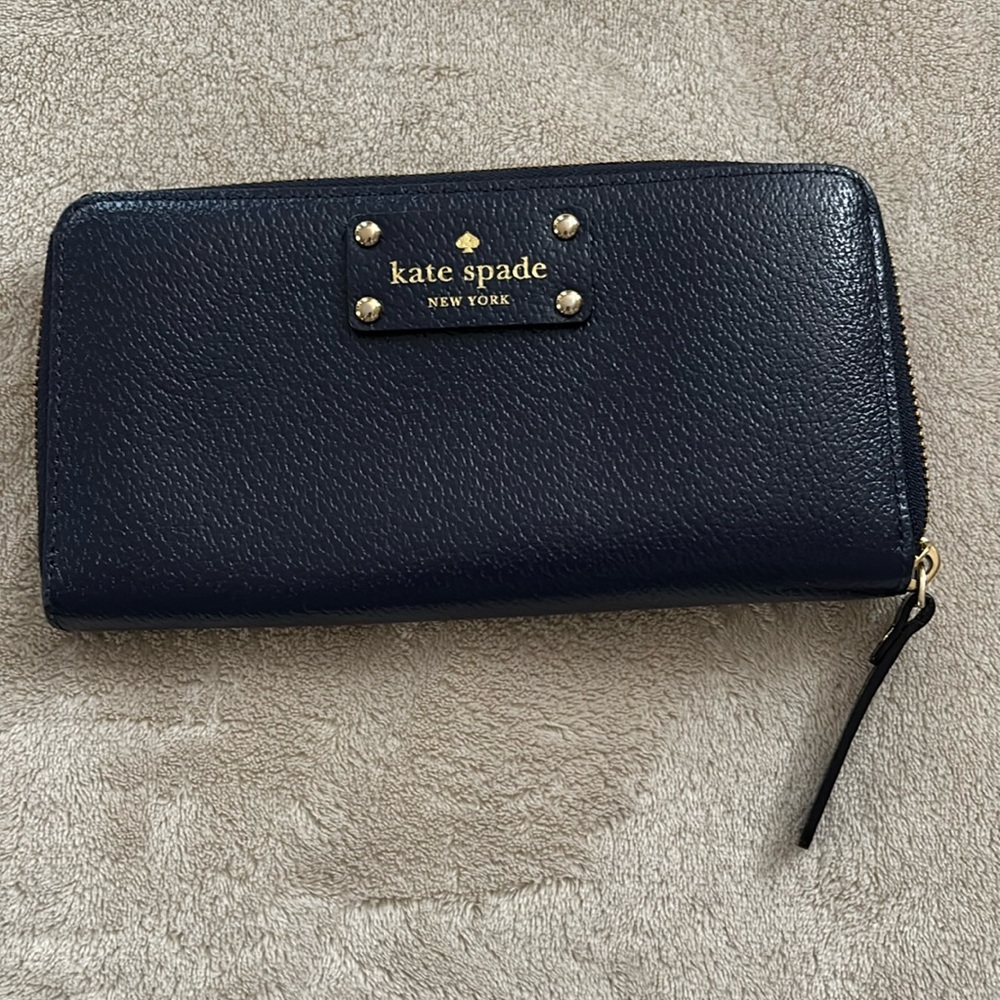 Kate Spade Pink Leather Wallet Sleek Design